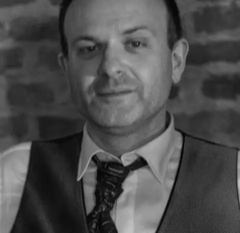Portrait de Lucien, CTO & l'Artiste du Code chez ArtWhere